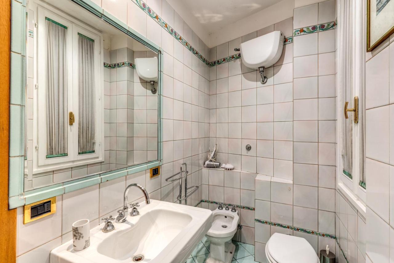 Lovely Flat By The Trevi Fountain Apartment โรม ภายนอก รูปภาพ