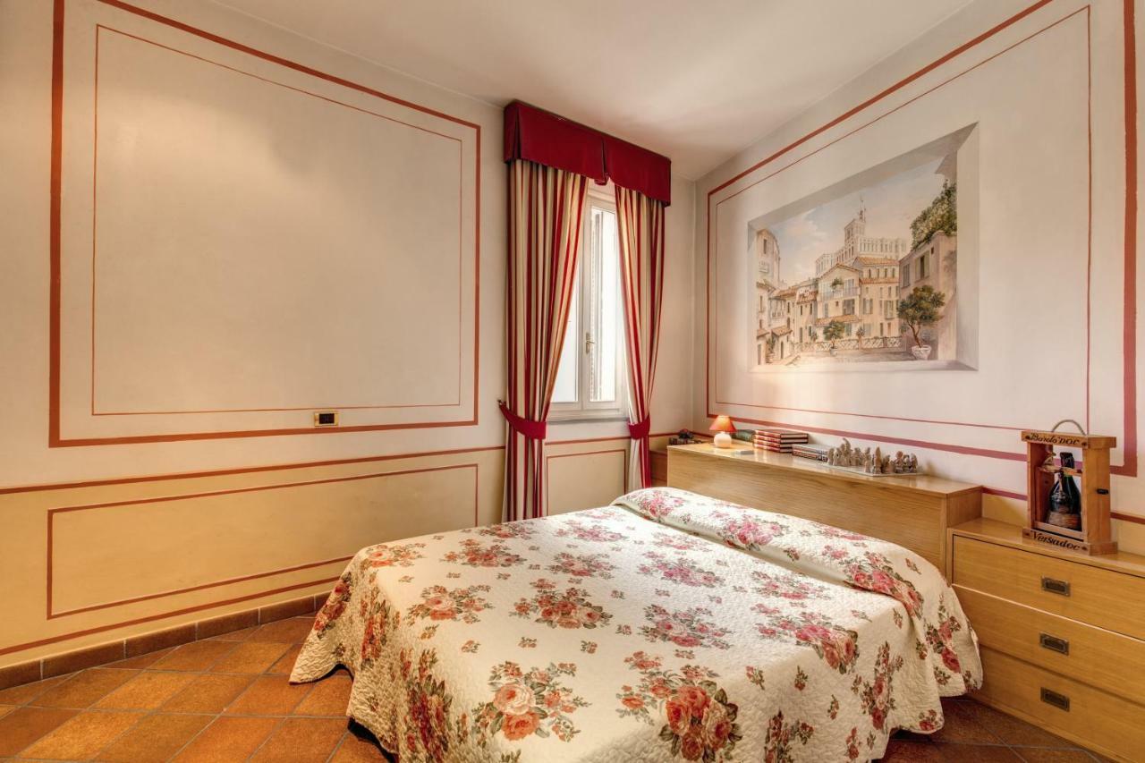 Lovely Flat By The Trevi Fountain Apartment โรม ภายนอก รูปภาพ